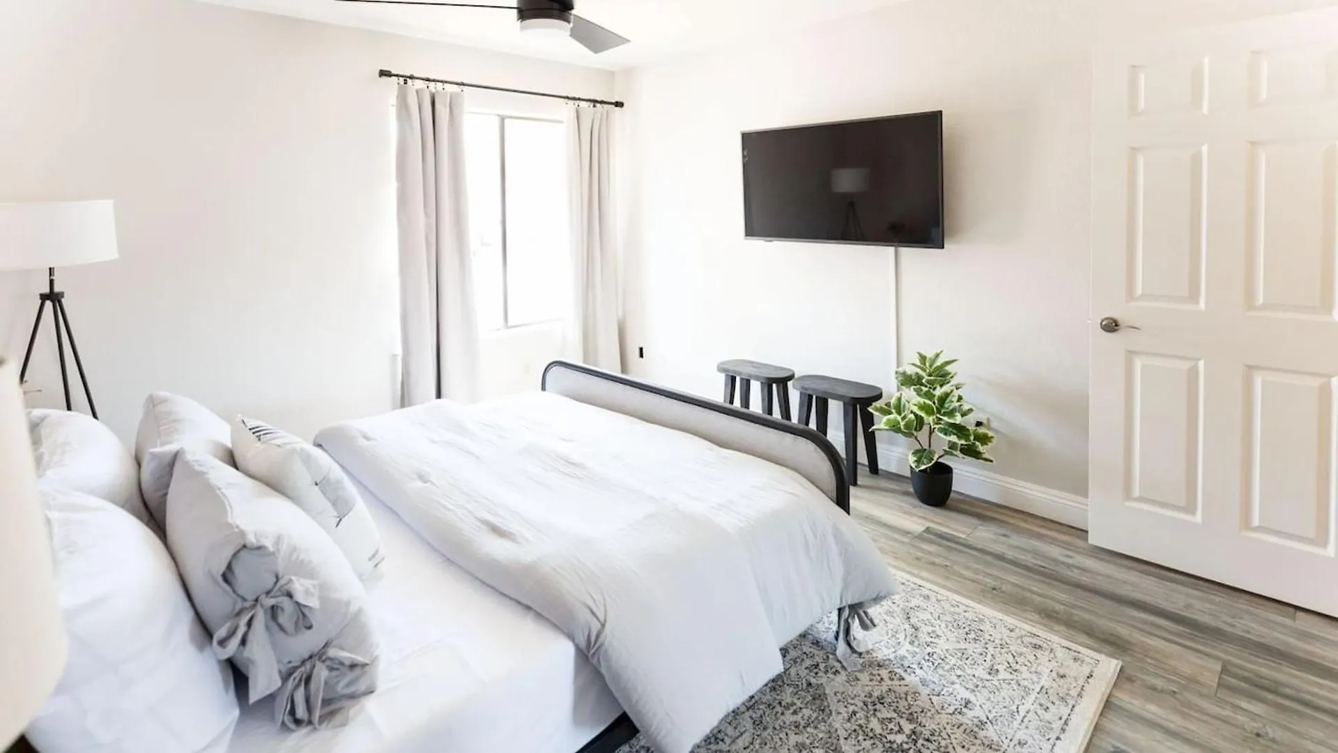 Stylish Old Town 2 Bdrm Ground Floor Condo Scottsdale 0*,