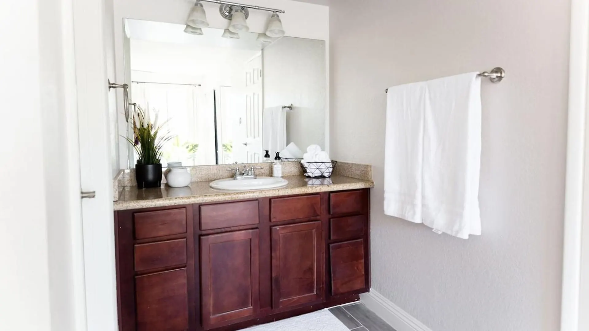 Stylish Old Town 2 Bdrm Ground Floor Condo Scottsdale Сasa de vacaciones
